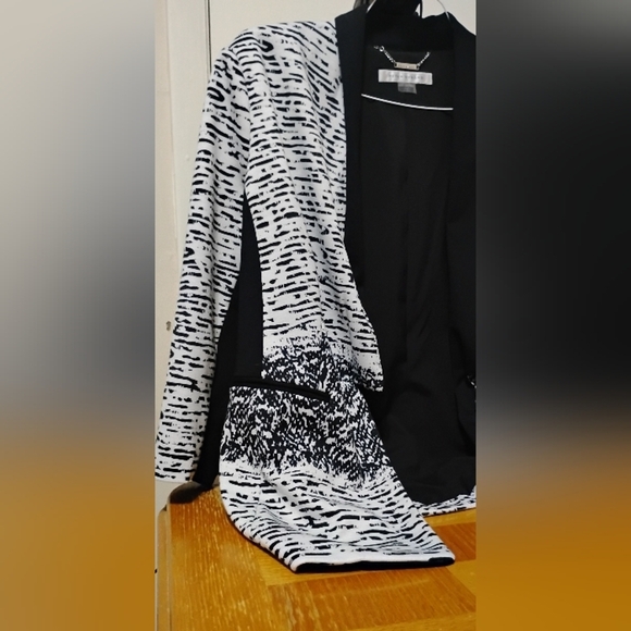 Peter Nygard Blazer JacketSize: 8 - Picture 8 of 15